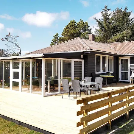 Dane - 500m From The Sea By Interhome