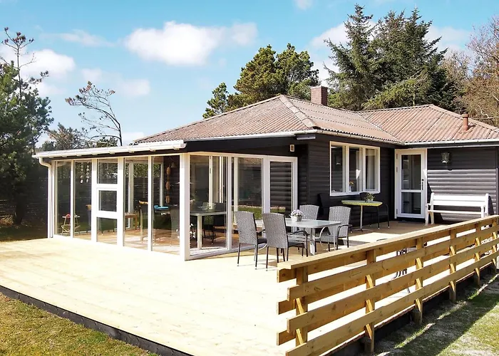 Dane - 500m From The Sea By Interhome